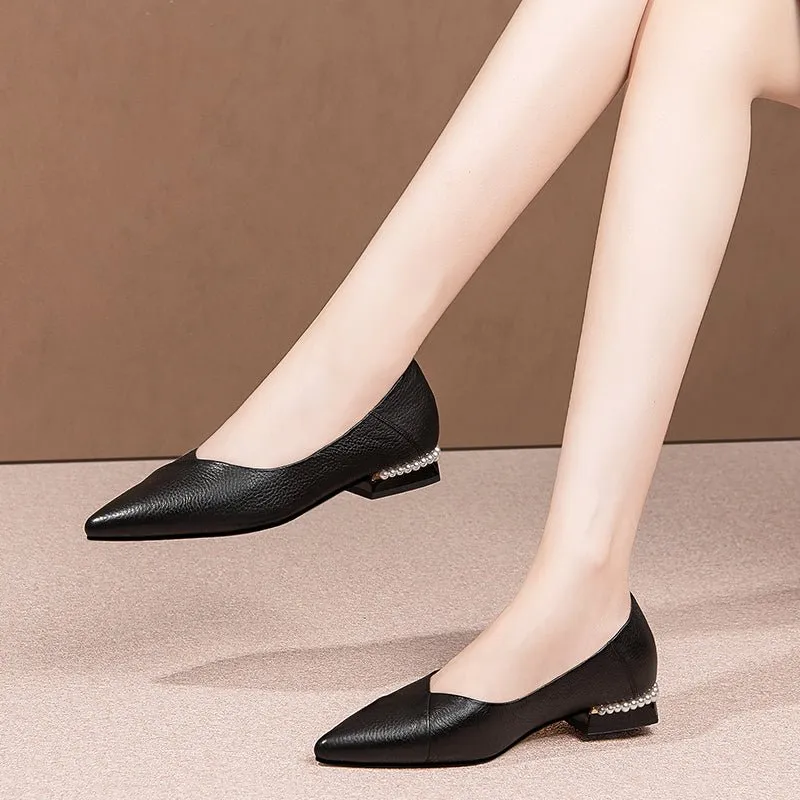 Chic Cowhide Pointed Toe Casual Shoes